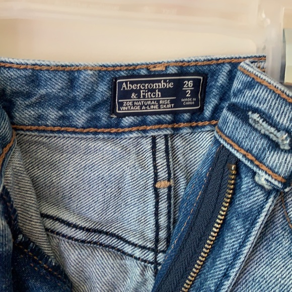 Two toned Abicrombe and Fitch mini denim skirt - Picture 4 of 4